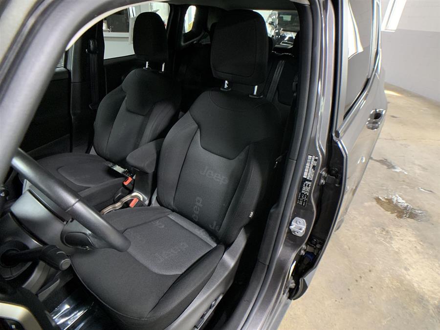 2016 Jeep Renegade 4WD 4dr Latitude, available for sale in Stratford, Connecticut | Wiz Leasing Inc. Stratford, Connecticut 2016 Jeep Renegade 4WD 4dr Latitude, available for sale in Stratford, Connecticut | Wiz Leasing Inc. Stratford, Connecticut