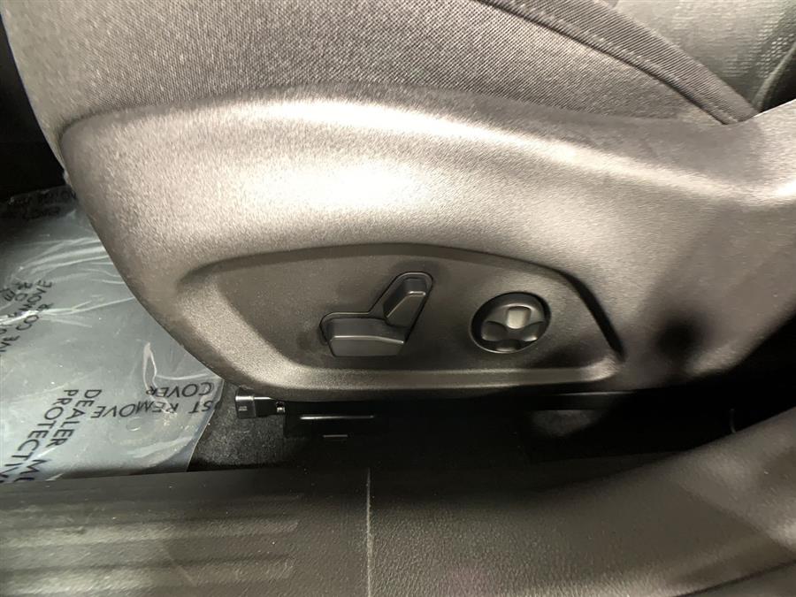 2016 Jeep Renegade 4WD 4dr Latitude, available for sale in Stratford, Connecticut | Wiz Leasing Inc. Stratford, Connecticut 2016 Jeep Renegade 4WD 4dr Latitude, available for sale in Stratford, Connecticut | Wiz Leasing Inc. Stratford, Connecticut