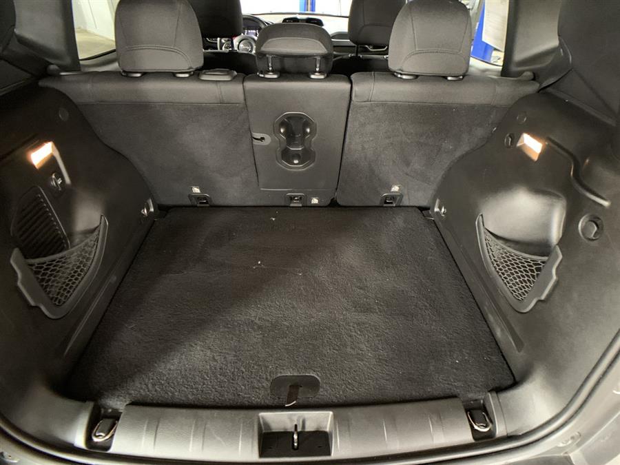 2016 Jeep Renegade 4WD 4dr Latitude, available for sale in Stratford, Connecticut | Wiz Leasing Inc. Stratford, Connecticut 2016 Jeep Renegade 4WD 4dr Latitude, available for sale in Stratford, Connecticut | Wiz Leasing Inc. Stratford, Connecticut