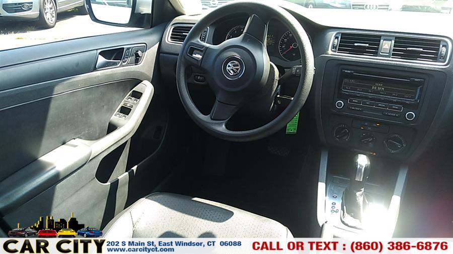 2014 Volkswagen Jetta Sedan 4dr Auto SE PZEV, available for sale in East Windsor, Connecticut | Car City LLC. East Windsor, Connecticut 2014 Volkswagen Jetta Sedan 4dr Auto SE PZEV, available for sale in East Windsor, Connecticut | Car City LLC. East Windsor, Connecticut
