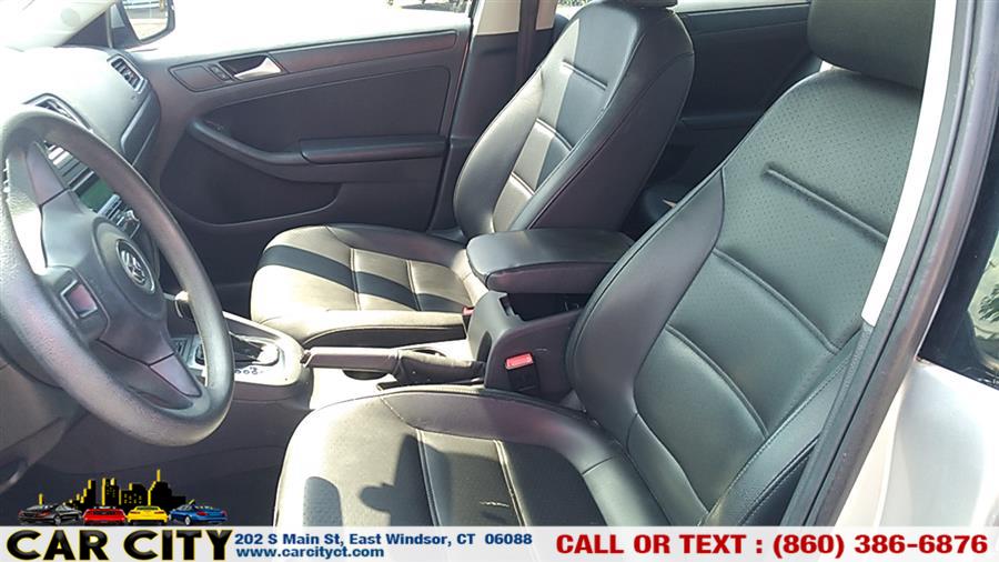 2014 Volkswagen Jetta Sedan 4dr Auto SE PZEV, available for sale in East Windsor, Connecticut | Car City LLC. East Windsor, Connecticut 2014 Volkswagen Jetta Sedan 4dr Auto SE PZEV, available for sale in East Windsor, Connecticut | Car City LLC. East Windsor, Connecticut