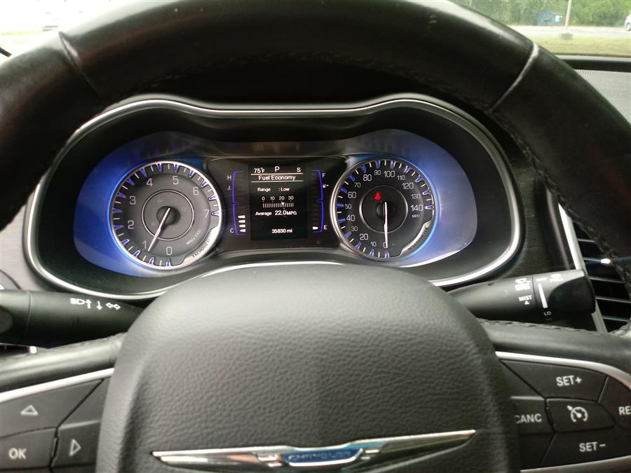 2015 Chrysler 200 4dr Sdn Limited FWD, available for sale in Shirley, New York | Roe Motors Ltd. Shirley, New York 2015 Chrysler 200 4dr Sdn Limited FWD, available for sale in Shirley, New York | Roe Motors Ltd. Shirley, New York