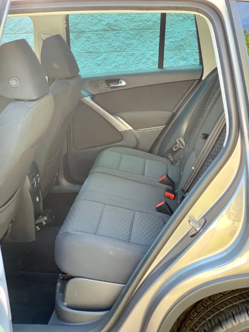 2009 Volkswagen Tiguan AWD 4dr SE, available for sale in Medford, Massachusetts | A-Tech. Medford, Massachusetts 2009 Volkswagen Tiguan AWD 4dr SE, available for sale in Medford, Massachusetts | A-Tech. Medford, Massachusetts