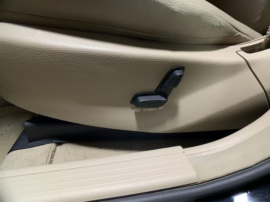 2010 Mercedes-Benz GLK-Class 4MATIC 4dr GLK350, available for sale in Stratford, Connecticut | Wiz Leasing Inc. Stratford, Connecticut 2010 Mercedes-Benz GLK-Class 4MATIC 4dr GLK350, available for sale in Stratford, Connecticut | Wiz Leasing Inc. Stratford, Connecticut