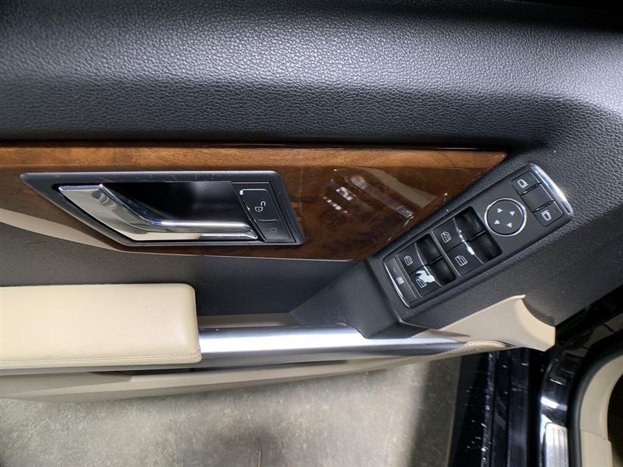 2010 Mercedes-Benz GLK-Class 4MATIC 4dr GLK350, available for sale in Stratford, Connecticut | Wiz Leasing Inc. Stratford, Connecticut 2010 Mercedes-Benz GLK-Class 4MATIC 4dr GLK350, available for sale in Stratford, Connecticut | Wiz Leasing Inc. Stratford, Connecticut