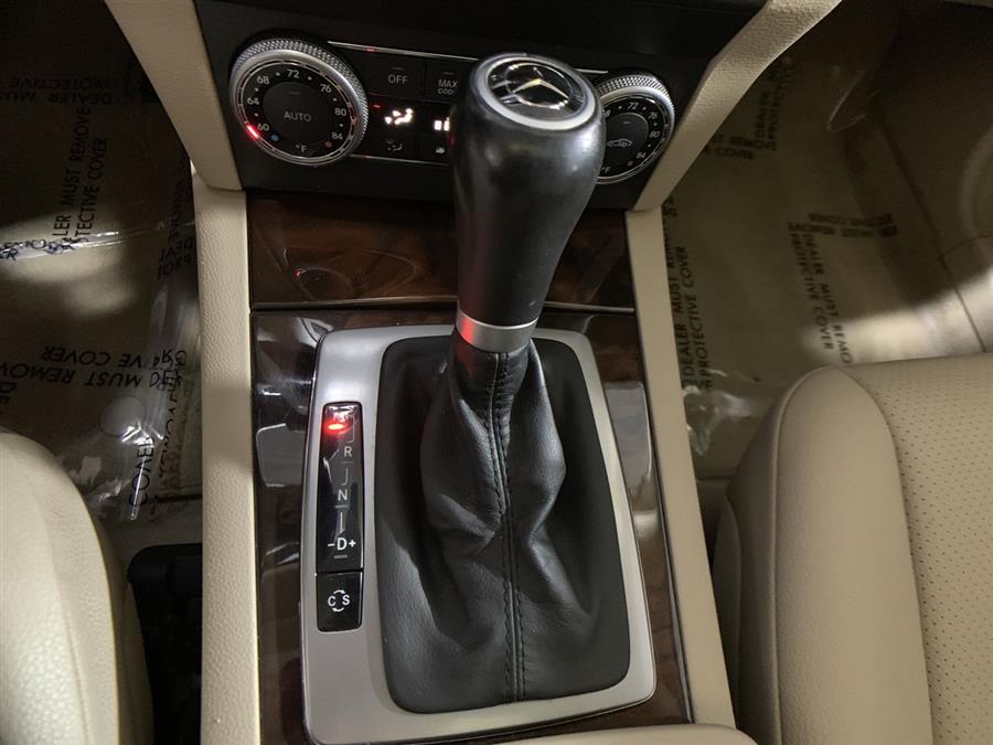 2010 Mercedes-Benz GLK-Class 4MATIC 4dr GLK350, available for sale in Stratford, Connecticut | Wiz Leasing Inc. Stratford, Connecticut 2010 Mercedes-Benz GLK-Class 4MATIC 4dr GLK350, available for sale in Stratford, Connecticut | Wiz Leasing Inc. Stratford, Connecticut