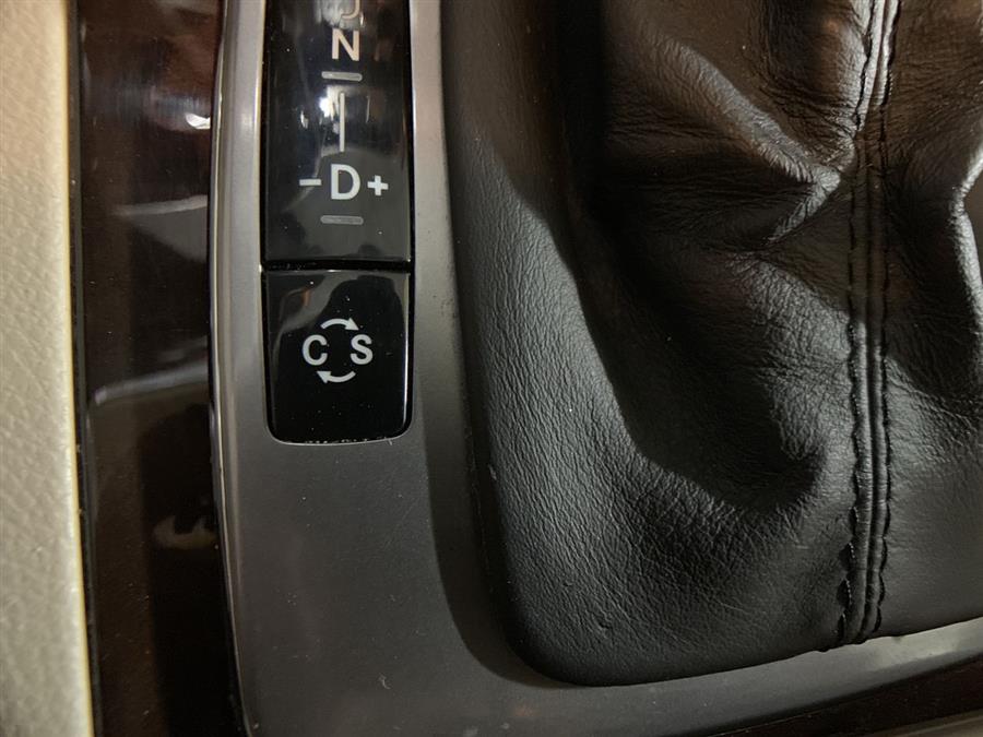 2010 Mercedes-Benz GLK-Class 4MATIC 4dr GLK350, available for sale in Stratford, Connecticut | Wiz Leasing Inc. Stratford, Connecticut 2010 Mercedes-Benz GLK-Class 4MATIC 4dr GLK350, available for sale in Stratford, Connecticut | Wiz Leasing Inc. Stratford, Connecticut