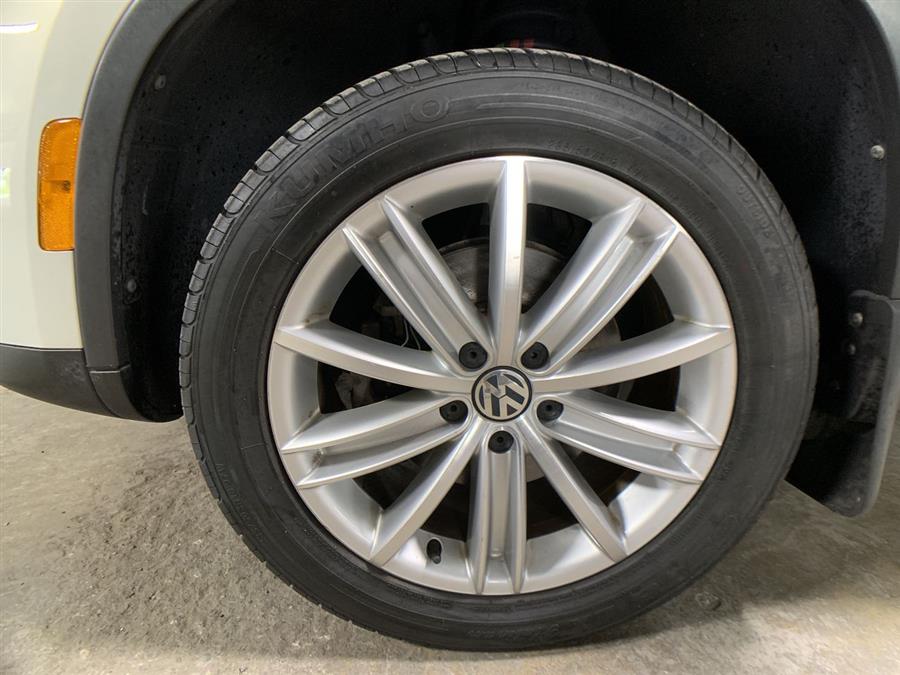 2013 Volkswagen Tiguan 4WD 4dr Auto SE, available for sale in Stratford, Connecticut | Wiz Leasing Inc. Stratford, Connecticut 2013 Volkswagen Tiguan 4WD 4dr Auto SE, available for sale in Stratford, Connecticut | Wiz Leasing Inc. Stratford, Connecticut