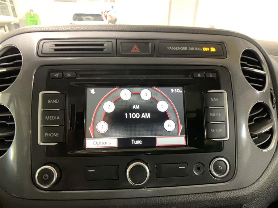2013 Volkswagen Tiguan 4WD 4dr Auto SE, available for sale in Stratford, Connecticut | Wiz Leasing Inc. Stratford, Connecticut 2013 Volkswagen Tiguan 4WD 4dr Auto SE, available for sale in Stratford, Connecticut | Wiz Leasing Inc. Stratford, Connecticut