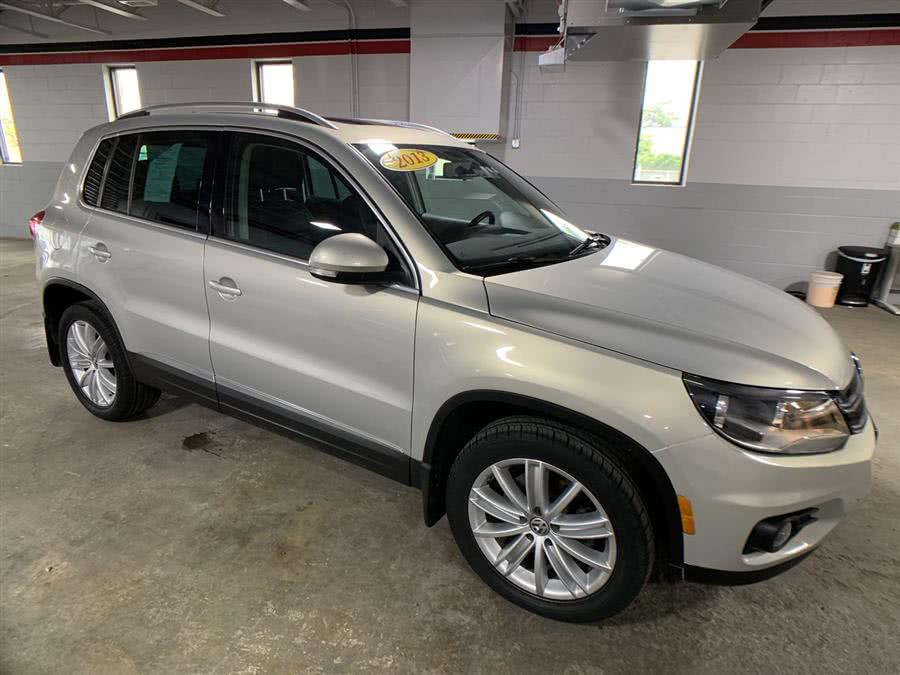 2013 Volkswagen Tiguan 4WD 4dr Auto SE, available for sale in Stratford, Connecticut | Wiz Leasing Inc. Stratford, Connecticut