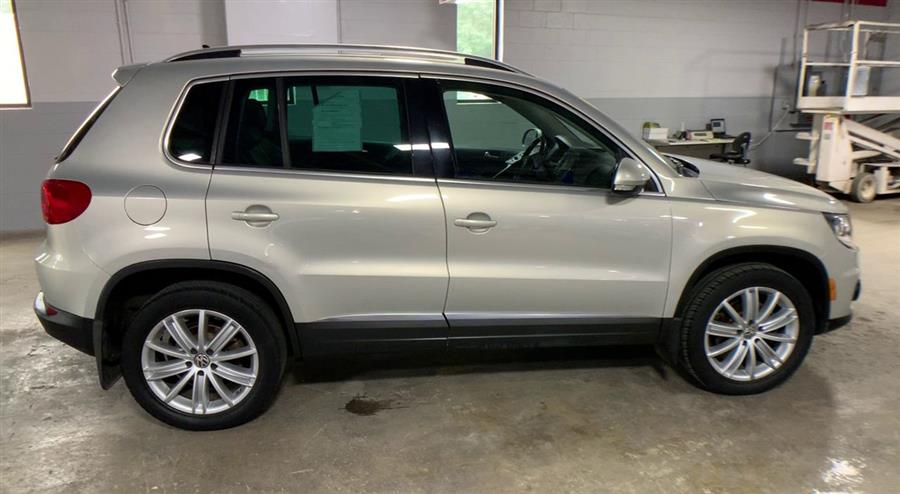 2013 Volkswagen Tiguan 4WD 4dr Auto SE, available for sale in Stratford, Connecticut | Wiz Leasing Inc. Stratford, Connecticut 2013 Volkswagen Tiguan 4WD 4dr Auto SE, available for sale in Stratford, Connecticut | Wiz Leasing Inc. Stratford, Connecticut