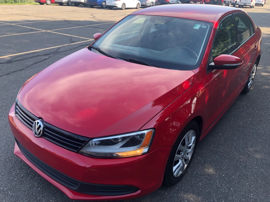 2011 Volkswagen Jetta Sedan 4dr Auto SE PZEV, available for sale in East Windsor, Connecticut | A1 Auto Sale LLC. East Windsor, Connecticut