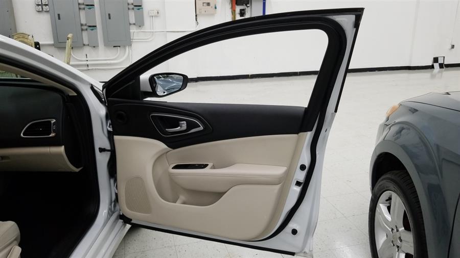 2015 Chrysler 200 4dr Sdn Limited FWD, available for sale in West Haven, Connecticut | Auto Fair Inc.. West Haven, Connecticut 2015 Chrysler 200 4dr Sdn Limited FWD, available for sale in West Haven, Connecticut | Auto Fair Inc.. West Haven, Connecticut