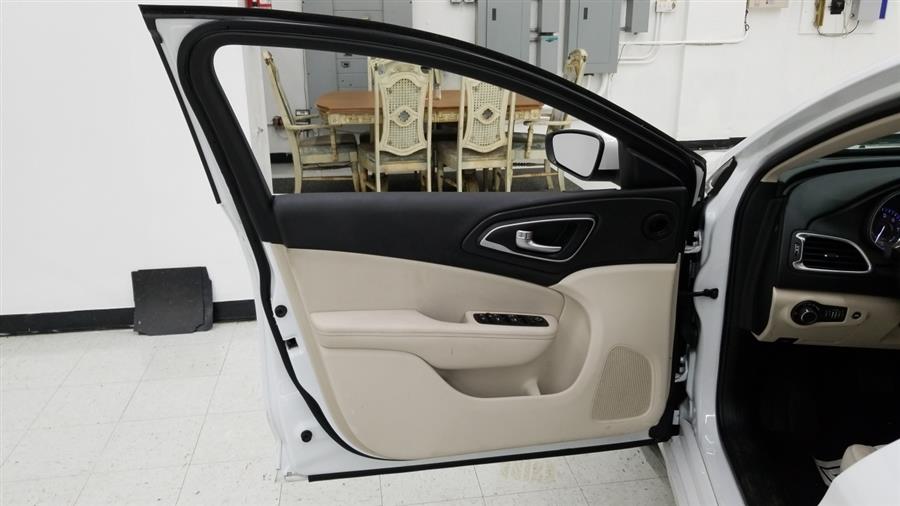 2015 Chrysler 200 4dr Sdn Limited FWD, available for sale in West Haven, Connecticut | Auto Fair Inc.. West Haven, Connecticut 2015 Chrysler 200 4dr Sdn Limited FWD, available for sale in West Haven, Connecticut | Auto Fair Inc.. West Haven, Connecticut