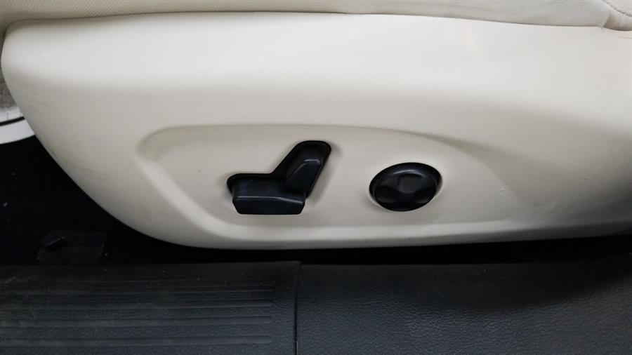 2015 Chrysler 200 4dr Sdn Limited FWD, available for sale in West Haven, Connecticut | Auto Fair Inc.. West Haven, Connecticut 2015 Chrysler 200 4dr Sdn Limited FWD, available for sale in West Haven, Connecticut | Auto Fair Inc.. West Haven, Connecticut