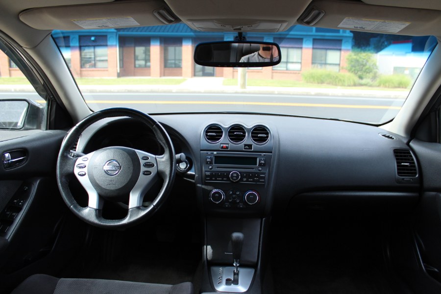 2007 Nissan Altima 4dr Sdn I4 CVT 2.5 S, available for sale in Manchester, Connecticut | Carsonmain LLC. Manchester, Connecticut 2007 Nissan Altima 4dr Sdn I4 CVT 2.5 S, available for sale in Manchester, Connecticut | Carsonmain LLC. Manchester, Connecticut