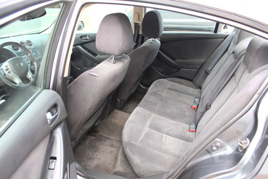 2007 Nissan Altima 4dr Sdn I4 CVT 2.5 S, available for sale in Manchester, Connecticut | Carsonmain LLC. Manchester, Connecticut 2007 Nissan Altima 4dr Sdn I4 CVT 2.5 S, available for sale in Manchester, Connecticut | Carsonmain LLC. Manchester, Connecticut