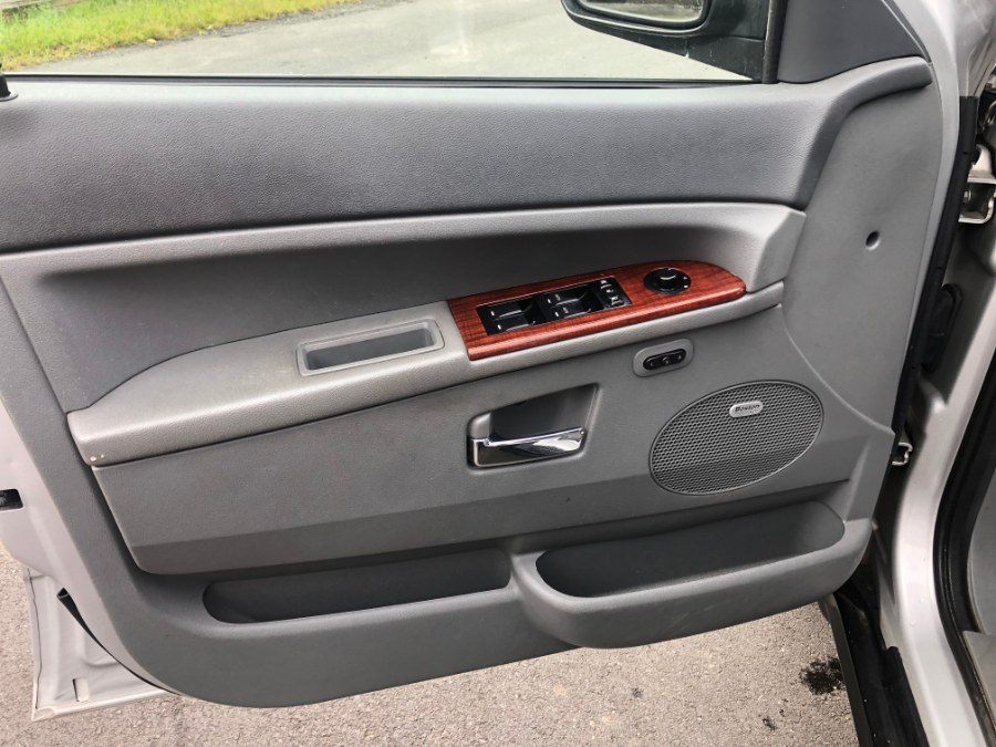2007 Jeep Grand Cherokee 4WD 4dr Limited, available for sale in Suffield, Connecticut | Suffield Auto LLC. Suffield, Connecticut 2007 Jeep Grand Cherokee 4WD 4dr Limited, available for sale in Suffield, Connecticut | Suffield Auto LLC. Suffield, Connecticut