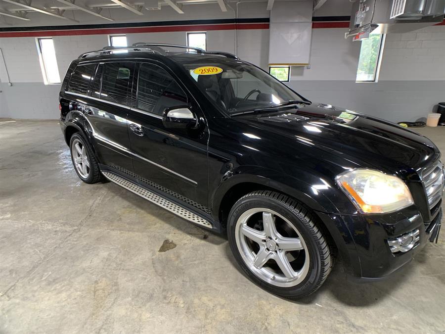 2009 Mercedes-Benz GL-Class 4MATIC 4dr 5.5L, available for sale in Stratford, Connecticut | Wiz Leasing Inc. Stratford, Connecticut