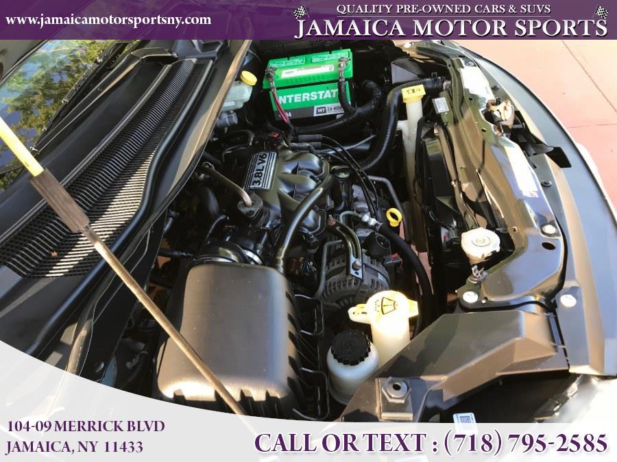 2010 Volkswagen Routan 4dr Wgn SE w/RSE & Navigation, available for sale in Jamaica, New York | Jamaica Motor Sports. Jamaica, New York 2010 Volkswagen Routan 4dr Wgn SE w/RSE & Navigation, available for sale in Jamaica, New York | Jamaica Motor Sports. Jamaica, New York