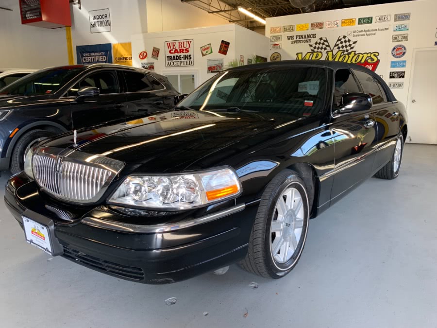 2006 Lincoln Town Car 4dr Sdn Executive L w/Livery Pkg, available for sale in West Babylon , New York | MP Motors Inc. West Babylon , New York