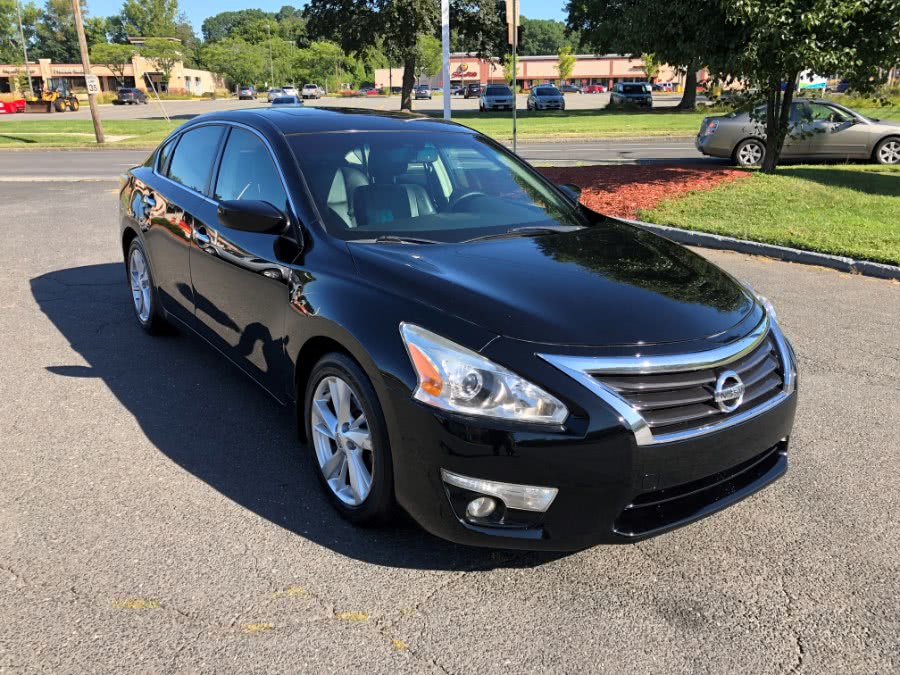 2013 Nissan Altima 4dr Sdn I4 2.5 S, available for sale in Hartford , Connecticut | Ledyard Auto Sale LLC. Hartford , Connecticut