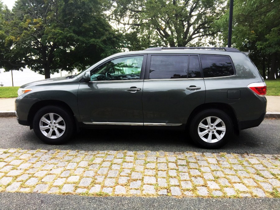 2013 Toyota Highlander LE, available for sale in Peabody, Massachusetts | New Star Motors. Peabody, Massachusetts 2013 Toyota Highlander LE, available for sale in Peabody, Massachusetts | New Star Motors. Peabody, Massachusetts