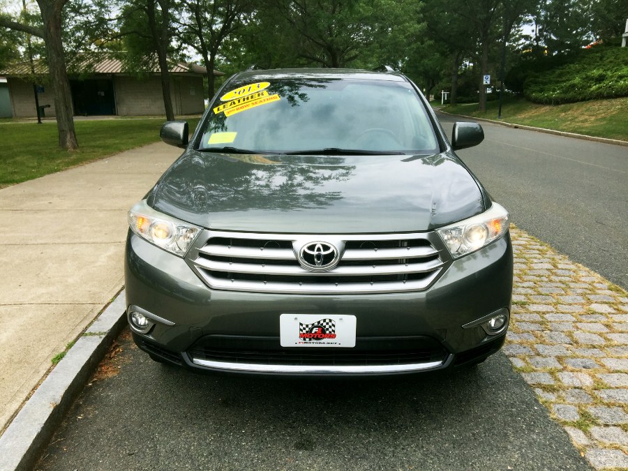 2013 Toyota Highlander LE, available for sale in Peabody, Massachusetts | New Star Motors. Peabody, Massachusetts 2013 Toyota Highlander LE, available for sale in Peabody, Massachusetts | New Star Motors. Peabody, Massachusetts