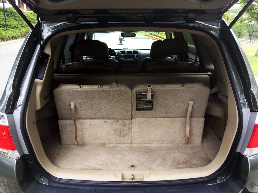2013 Toyota Highlander LE, available for sale in Peabody, Massachusetts | New Star Motors. Peabody, Massachusetts 2013 Toyota Highlander LE, available for sale in Peabody, Massachusetts | New Star Motors. Peabody, Massachusetts