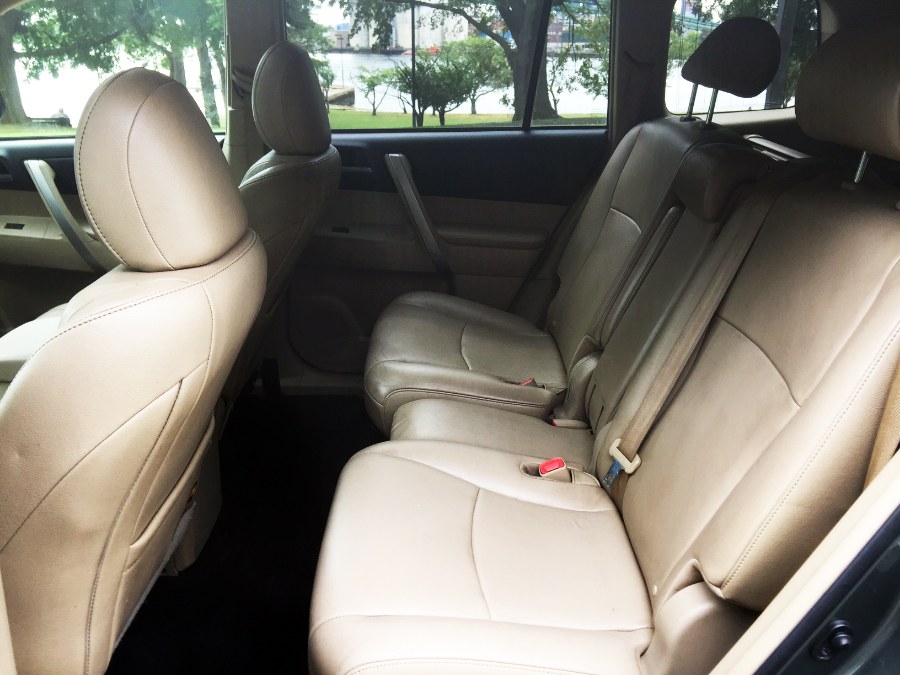 2013 Toyota Highlander LE, available for sale in Peabody, Massachusetts | New Star Motors. Peabody, Massachusetts 2013 Toyota Highlander LE, available for sale in Peabody, Massachusetts | New Star Motors. Peabody, Massachusetts