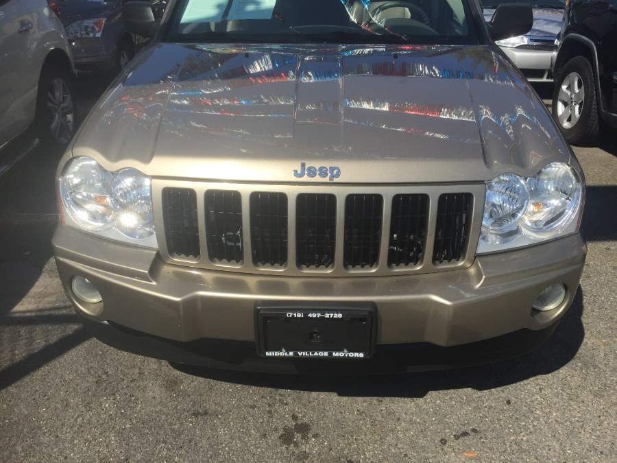 2005 Jeep Grand Cherokee 4dr Laredo 4WD, available for sale in Middle Village, New York | Middle Village Motors . Middle Village, New York 2005 Jeep Grand Cherokee 4dr Laredo 4WD, available for sale in Middle Village, New York | Middle Village Motors . Middle Village, New York