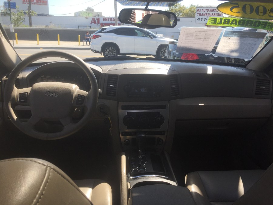2005 Jeep Grand Cherokee 4dr Laredo 4WD, available for sale in Middle Village, New York | Middle Village Motors . Middle Village, New York 2005 Jeep Grand Cherokee 4dr Laredo 4WD, available for sale in Middle Village, New York | Middle Village Motors . Middle Village, New York