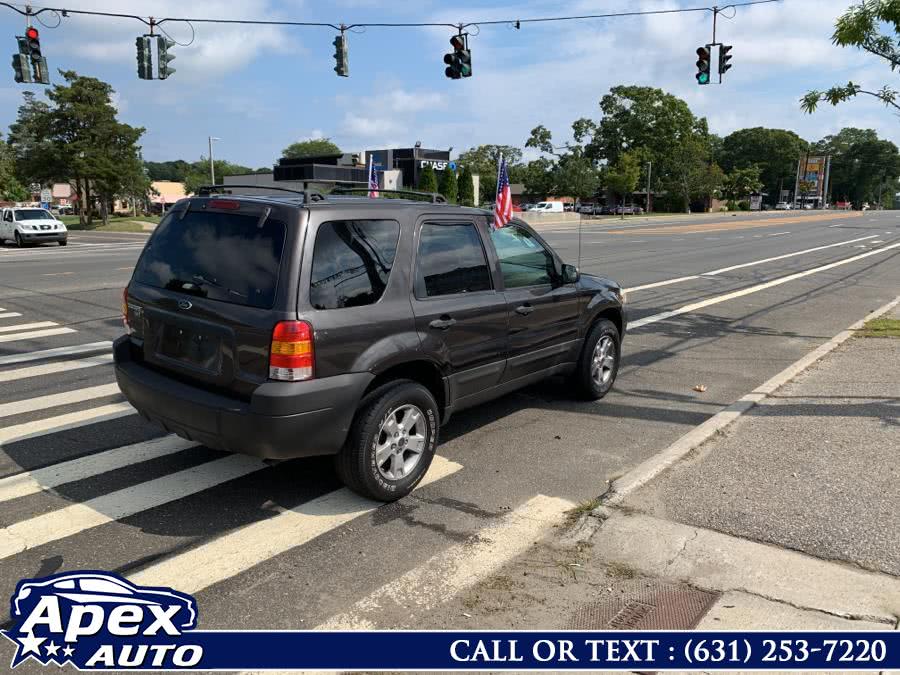 2006 Ford Escape 4dr 3.0L XLT 4WD, available for sale in Selden, New York | Apex Auto. Selden, New York