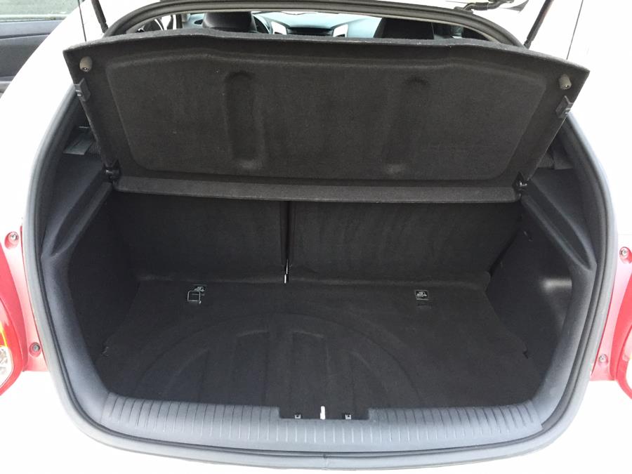 Used Hyundai Veloster 3dr Cpe Auto w/Black Int 2013 | Raymonds Cars Inc. Corona, New York Used Hyundai Veloster 3dr Cpe Auto w/Black Int 2013 | Raymonds Cars Inc. Corona, New York
