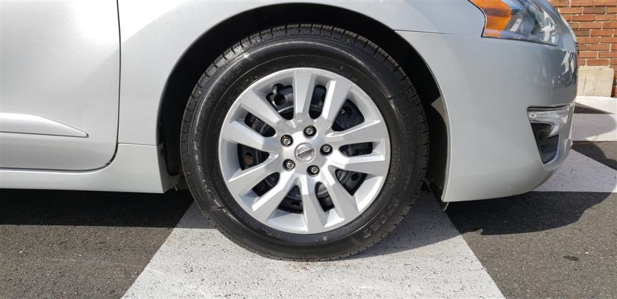 2013 Nissan Altima 4dr Sdn 2.5 S, available for sale in Waterbury, Connecticut | National Auto Brokers, Inc.. Waterbury, Connecticut 2013 Nissan Altima 4dr Sdn 2.5 S, available for sale in Waterbury, Connecticut | National Auto Brokers, Inc.. Waterbury, Connecticut