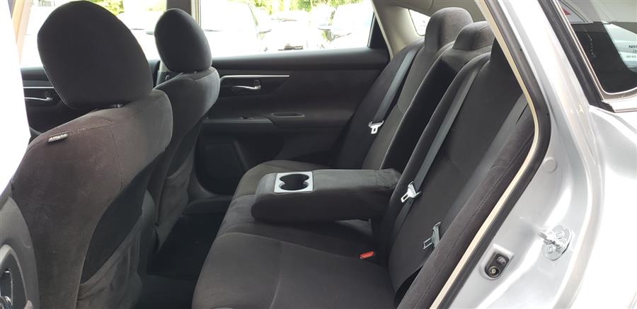 2013 Nissan Altima 4dr Sdn 2.5 S, available for sale in Waterbury, Connecticut | National Auto Brokers, Inc.. Waterbury, Connecticut 2013 Nissan Altima 4dr Sdn 2.5 S, available for sale in Waterbury, Connecticut | National Auto Brokers, Inc.. Waterbury, Connecticut