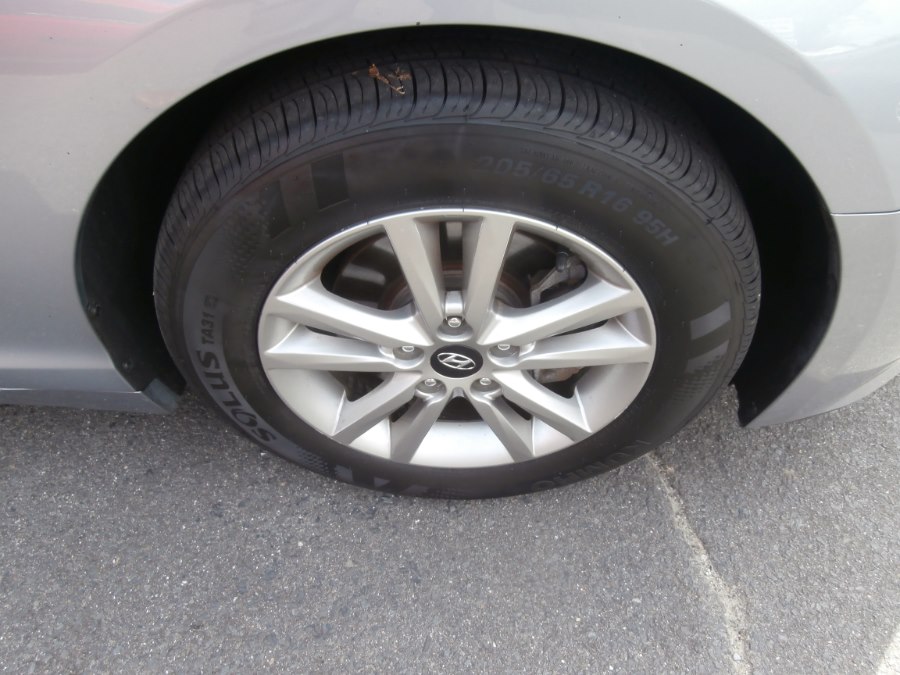 2015 Hyundai Sonata 4dr Sdn 2.4L SE, available for sale in Waterbury, Connecticut | Jim Juliani Motors. Waterbury, Connecticut 2015 Hyundai Sonata 4dr Sdn 2.4L SE, available for sale in Waterbury, Connecticut | Jim Juliani Motors. Waterbury, Connecticut