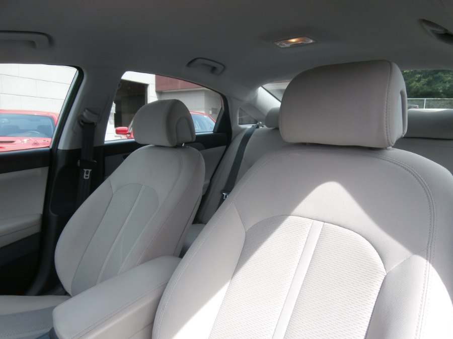 2015 Hyundai Sonata 4dr Sdn 2.4L SE, available for sale in Waterbury, Connecticut | Jim Juliani Motors. Waterbury, Connecticut 2015 Hyundai Sonata 4dr Sdn 2.4L SE, available for sale in Waterbury, Connecticut | Jim Juliani Motors. Waterbury, Connecticut