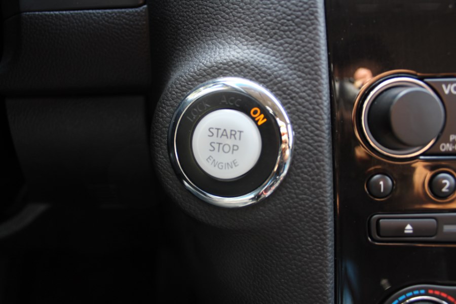 2014 Infiniti QX70 AWD 4dr, available for sale in Great Neck, New York | Great Neck Car Buyers & Sellers. Great Neck, New York 2014 Infiniti QX70 AWD 4dr, available for sale in Great Neck, New York | Great Neck Car Buyers & Sellers. Great Neck, New York