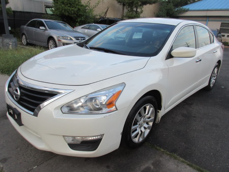 2013 Nissan Altima 4dr Sdn I4 2.5 SV, available for sale in Lynbrook, New York | ACA Auto Sales. Lynbrook, New York