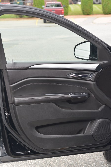 2014 Cadillac SRX FWD 4dr Base, available for sale in Ashland, Massachusetts | New Beginning Auto Service Inc. Ashland, Massachusetts 2014 Cadillac SRX FWD 4dr Base, available for sale in Ashland, Massachusetts | New Beginning Auto Service Inc. Ashland, Massachusetts