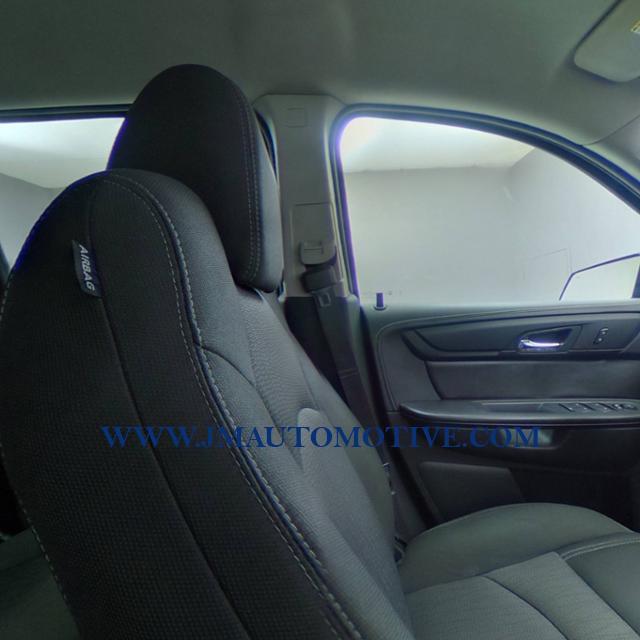 2017 Chevrolet Traverse AWD 4dr LT w/1LT, available for sale in Naugatuck, Connecticut | J&M Automotive Sls&Svc LLC. Naugatuck, Connecticut 2017 Chevrolet Traverse AWD 4dr LT w/1LT, available for sale in Naugatuck, Connecticut | J&M Automotive Sls&Svc LLC. Naugatuck, Connecticut