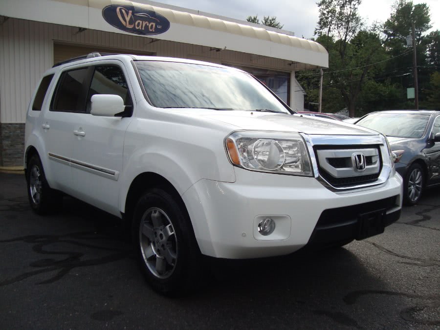 2010 Honda Pilot 4WD 4dr Touring w/RES & Navi, available for sale in Manchester, Connecticut | Yara Motors. Manchester, Connecticut