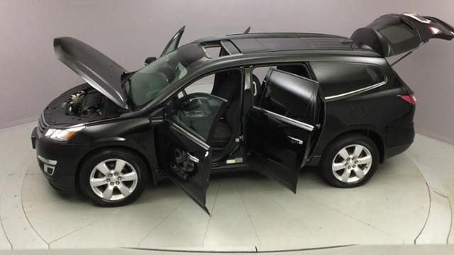 2016 Chevrolet Traverse LT-AWD Loaded w/ Sunroof!, available for sale in Naugatuck, Connecticut | J&M Automotive Sls&Svc LLC. Naugatuck, Connecticut 2016 Chevrolet Traverse LT-AWD Loaded w/ Sunroof!, available for sale in Naugatuck, Connecticut | J&M Automotive Sls&Svc LLC. Naugatuck, Connecticut