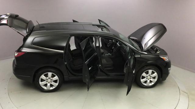 2016 Chevrolet Traverse LT-AWD Loaded w/ Sunroof!, available for sale in Naugatuck, Connecticut | J&M Automotive Sls&Svc LLC. Naugatuck, Connecticut 2016 Chevrolet Traverse LT-AWD Loaded w/ Sunroof!, available for sale in Naugatuck, Connecticut | J&M Automotive Sls&Svc LLC. Naugatuck, Connecticut