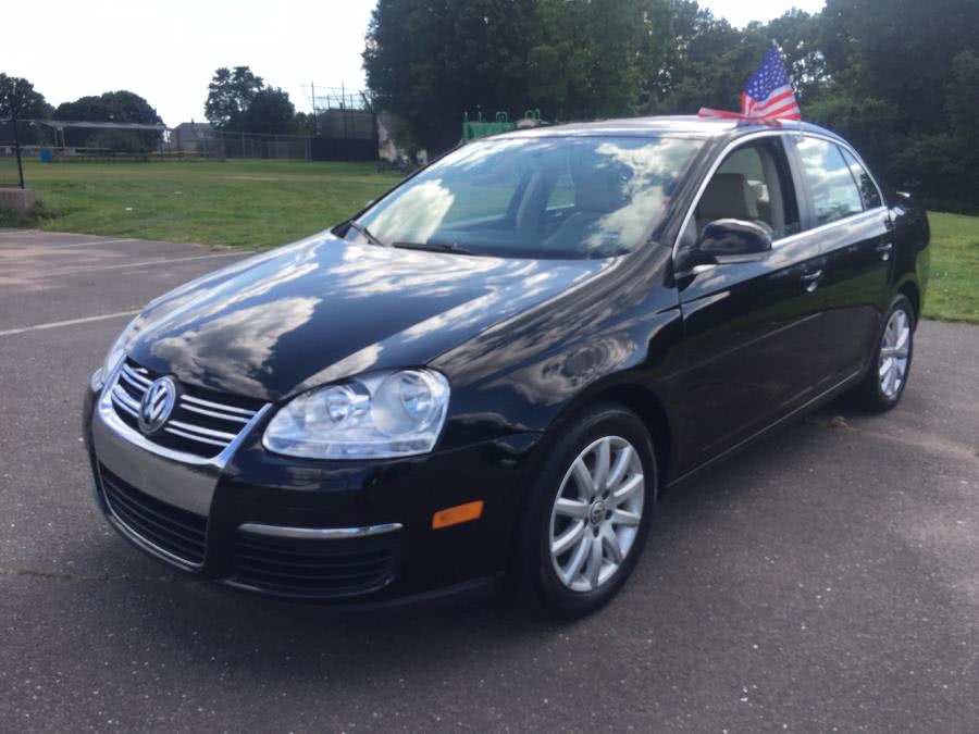 2010 Volkswagen Jetta Sedan 4dr Auto SE *Ltd Avail*, available for sale in Stratford, Connecticut | Mike's Motors LLC. Stratford, Connecticut