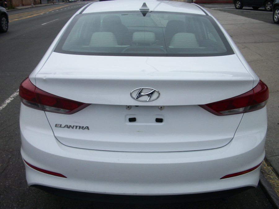 2017 Hyundai Elantra SE 2.0L Auto PZEV (Alabama) *Ltd Avail*, available for sale in Jamaica, New York | Gateway Car Dealer Inc. Jamaica, New York 2017 Hyundai Elantra SE 2.0L Auto PZEV (Alabama) *Ltd Avail*, available for sale in Jamaica, New York | Gateway Car Dealer Inc. Jamaica, New York