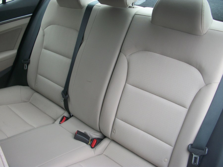 2017 Hyundai Elantra SE 2.0L Auto PZEV (Alabama) *Ltd Avail*, available for sale in Jamaica, New York | Gateway Car Dealer Inc. Jamaica, New York 2017 Hyundai Elantra SE 2.0L Auto PZEV (Alabama) *Ltd Avail*, available for sale in Jamaica, New York | Gateway Car Dealer Inc. Jamaica, New York