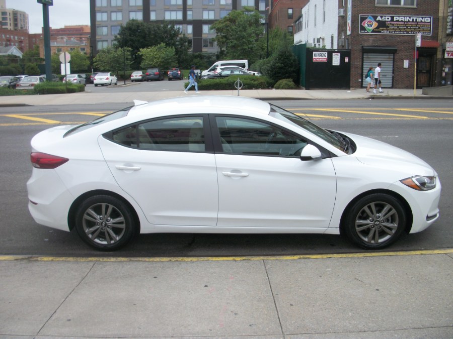 2017 Hyundai Elantra SE 2.0L Auto PZEV (Alabama) *Ltd Avail*, available for sale in Jamaica, New York | Gateway Car Dealer Inc. Jamaica, New York 2017 Hyundai Elantra SE 2.0L Auto PZEV (Alabama) *Ltd Avail*, available for sale in Jamaica, New York | Gateway Car Dealer Inc. Jamaica, New York
