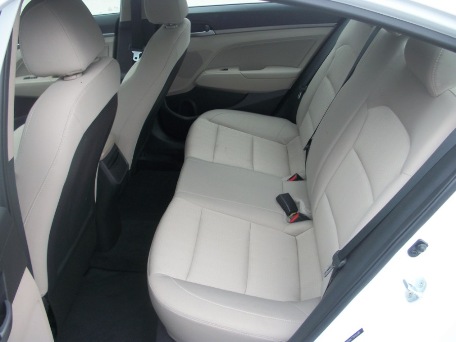 2017 Hyundai Elantra SE 2.0L Auto PZEV (Alabama) *Ltd Avail*, available for sale in Jamaica, New York | Gateway Car Dealer Inc. Jamaica, New York 2017 Hyundai Elantra SE 2.0L Auto PZEV (Alabama) *Ltd Avail*, available for sale in Jamaica, New York | Gateway Car Dealer Inc. Jamaica, New York